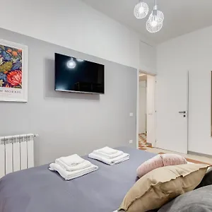 ll-cozy-2-bdr-apt-in-san-giovanni-district.it-romehotels.com/